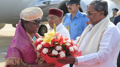 President Murmu arrives in Bengaluru, received by Karnataka Gov and CM President Murmu arrives in Bengaluru, received by Karnataka Gov and CM