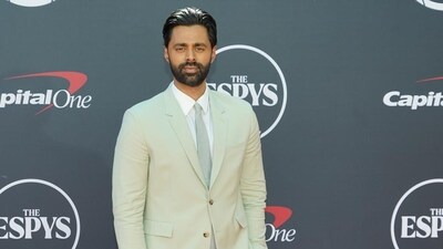 Hasan Minhaj at the ESPY awards on July 12, 2023, at the Dolby Theatre in Los Angeles, USA. (Chris Pizzello/Invision/AP) (HT_PRINT) Hasan Minhaj at the ESPY awards on July 12, 2023, at the Dolby Theatre in Los Angeles, USA. (Chris Pizzello/Invision/AP) (HT_PRINT)