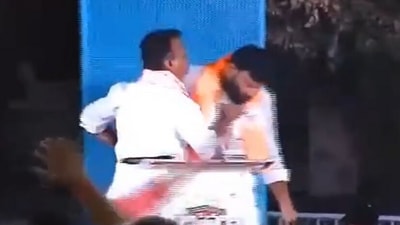 The Bharat Rashtra Samithi MLA lunged at the BJP leader and grabbed his throat on live TV (X/ @kishanreddybjp) The Bharat Rashtra Samithi MLA lunged at the BJP leader and grabbed his throat on live TV (X/ @kishanreddybjp)