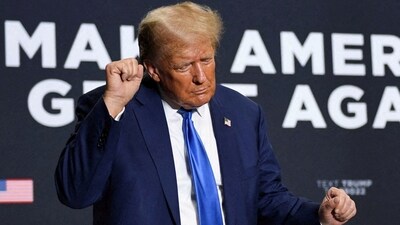 Republican presidential candidate and former U.S. President Donald Trump dances for the crowd after he spoke at a campaign rally in Derry, New Hampshire, U.S., October 23, 2023. (REUTERS)