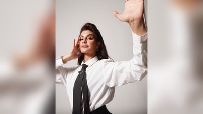 With the help of make-up artist Shaan Muttathil, Jacqueline got decked up in nude eyeshadow, winged eyeliner, mascara-coated lashes, contoured cheeks and a shade of nude lipstick. (Instagram/@jacquelienefernandez) With the help of make-up artist Shaan Muttathil, Jacqueline got decked up in nude eyeshadow, winged eyeliner, mascara-coated lashes, contoured cheeks and a shade of nude lipstick. (Instagram/@jacquelienefernandez)
