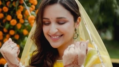 Parineeti Chopra posts new pictures from her choora ceremony Parineeti Chopra posts new pictures from her choora ceremony