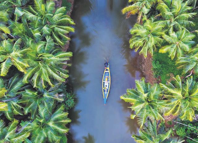 The customer isn’t king, the environment and the local communities are. Take the knowledge you can and leave the benefit your travel can do to the locals. (SHUTTERSTOCK)