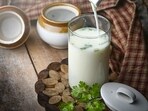 Nutritionist Munmun Ganeriwal in her Instagram post discussed about superfoods to lower cholesterol levels naturally.