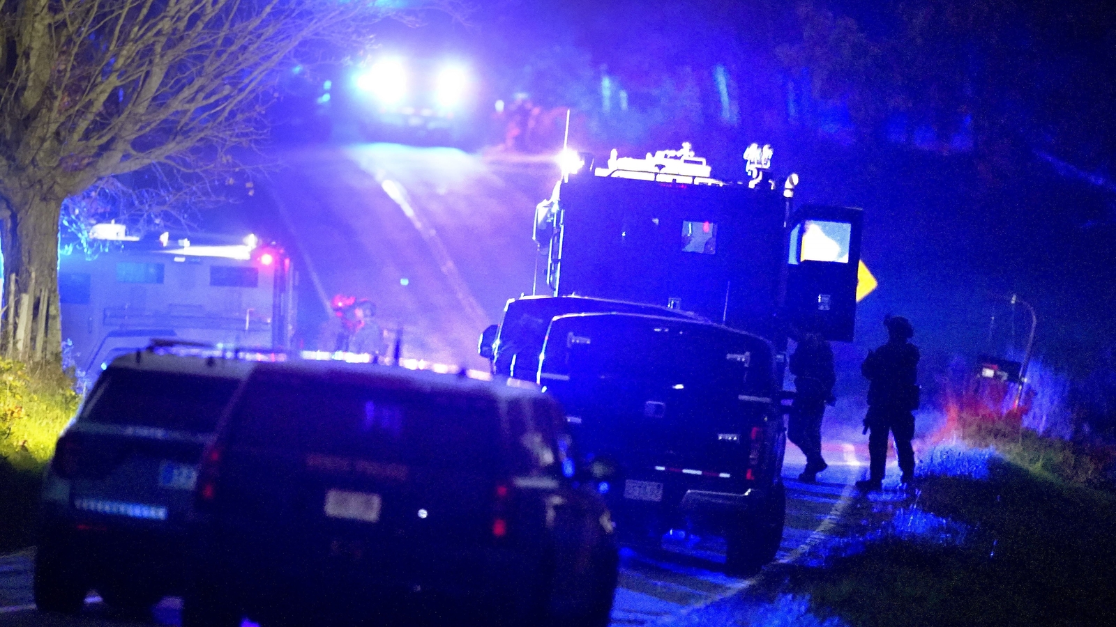 Search for Maine mass shooting suspect on; residents remain behind locked doors | World News - Vimarsana News