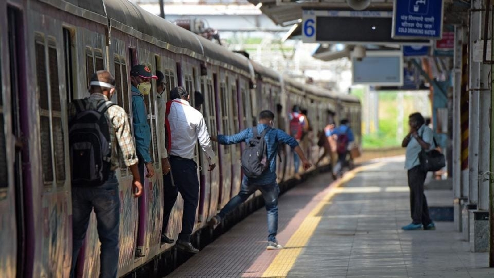 Mumbai Mega Block: Train services on Trans-Harbour line to be impacted on Sunday | Mumbai news - Vimarsana News