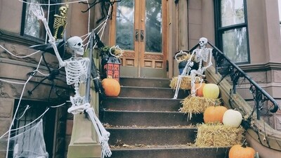 1. Plan Ahead: Choose a safe and well-lit neighbourhood for trick-or-treating. If possible, go with a group of friends or neighbours. (File Photo) 1. Plan Ahead: Choose a safe and well-lit neighbourhood for trick-or-treating. If possible, go with a group of friends or neighbours. (File Photo)