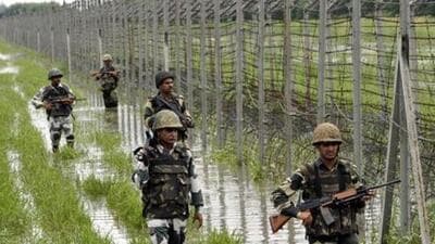 A BSF patrol at the India-Pakistan border near Jammu. (HT PHOTO) A BSF patrol at the India-Pakistan border near Jammu. (HT PHOTO)
