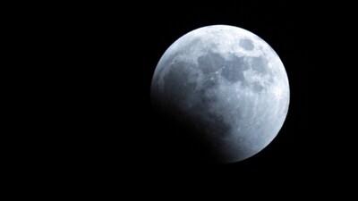 The eclipse will last for a duration of 1 hour and 19 minutes. The umbral phase of this eclipse is scheduled to commence at 1:05 AM IST on Saturday and conclude at 2:24 AM IST.&nbsp; (AP)
