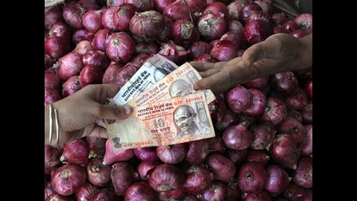 As per experts, there was a delay in the arrival of onion in vegetable markets of Maharashtra from where it is supplied to other states. Maharashtra is the biggest onion producing state in the country. (File)