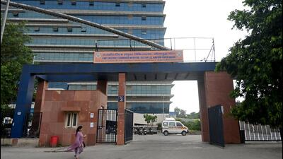 By law, a hospital needs to inform the police about any death at the hospital facility immediately, especially if the body is unclaimed. (Sunil Ghosh/HT Photo) By law, a hospital needs to inform the police about any death at the hospital facility immediately, especially if the body is unclaimed. (Sunil Ghosh/HT Photo)