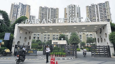 On August 3, 73-year-old Sushila Devi, a resident of Paras Tierea society, had taken the lift in Tower 24 to go from her residence on the eighth floor to the second floor, when the lift allegedly malfunctioned and plummeted to the ground, leading to the woman’s death. (Sunil Ghosh/HT Photo) On August 3, 73-year-old Sushila Devi, a resident of Paras Tierea society, had taken the lift in Tower 24 to go from her residence on the eighth floor to the second floor, when the lift allegedly malfunctioned and plummeted to the ground, leading to the woman’s death. (Sunil Ghosh/HT Photo)