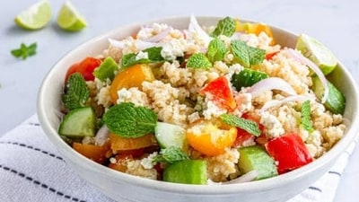 Whole grains: Opt for whole grains like brown rice, quinoa, and oats to stabilize blood sugar and reduce hot flash triggers. (istockphoto) Whole grains: Opt for whole grains like brown rice, quinoa, and oats to stabilize blood sugar and reduce hot flash triggers. (istockphoto)