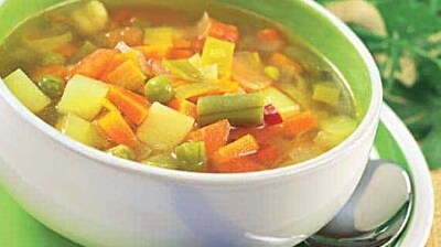 Extremely hot foods: Avoid scalding-hot meals; let them cool a bit before diving in. Opt for warm, soothing soups and stews, which can be comforting without triggering hot flashes. Extremely hot foods: Avoid scalding-hot meals; let them cool a bit before diving in. Opt for warm, soothing soups and stews, which can be comforting without triggering hot flashes. 