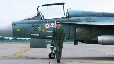 Tejas movie review: Kangana Ranaut’s pays a pilot in the movie. (MINT_PRINT) Tejas movie review: Kangana Ranaut’s pays a pilot in the movie. (MINT_PRINT)
