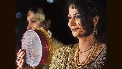 Karwa Chauth is the day when a woman gets to relive her wedding day and has the liberty to dress up as a bride, year after year. (HT File)
