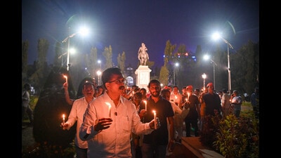 Maratha Reservation activists held candle march from near Deccan Gymkhana on Saturday. (KALPESH NUKTE/ HT PHOTO) Maratha Reservation activists held candle march from near Deccan Gymkhana on Saturday. (KALPESH NUKTE/ HT PHOTO)
