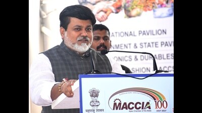 Samant attended International Trade Exhibition organised by the Mahratta Chamber of Commerce, Industries and Agriculture (MCCIA) on Saturday. (HT PHOTO)