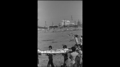 Victims of the Bhopal Gas Tragedy being taken for cremation on 4 December 1984. The Union Carbide plant is in the background. In the Light at the End of the World, the story vaults to Bhopal, a few days before the world’s worst industrial disaster occurred. (N Thyagarajan/HT Photo) Victims of the Bhopal Gas Tragedy being taken for cremation on 4 December 1984. The Union Carbide plant is in the background. In the Light at the End of the World, the story vaults to Bhopal, a few days before the world’s worst industrial disaster occurred. (N Thyagarajan/HT Photo)