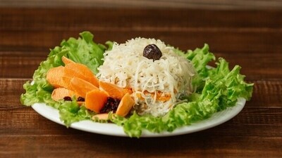 While having your favourite meal of dal-chawal-sabzi, be mindful of adding dal and veggies first before filling your plate with rice, as this will make you mindful about your portion size. "If you wish to take second helping of rice.. add dal and vegetables first then rice. This will help you control the portion size while adding fibre and protein to prevent insulin spikes," says Agarwal. (Freepik)
