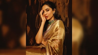 Sobhita Dhulipala effortlessly carried off the ensemble and exuded her usual elegance. (Instagram/@sobhitad) Sobhita Dhulipala effortlessly carried off the ensemble and exuded her usual elegance. (Instagram/@sobhitad)