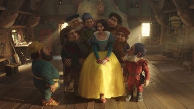 Rachel Zegler plays Snow White in a new movie