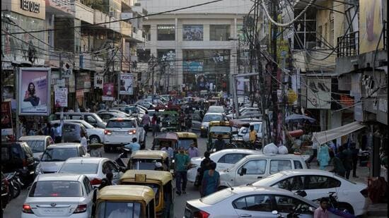 Till October 25 this year, the Delhi Police received 7,328 calls reporting violent disputes over parking on neighbourhood roads — more than the cumulative number of such calls received in the previous two years, shows official data shared by the police. (HT Archive)