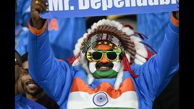 An enthusiastic fan . (HT photo)