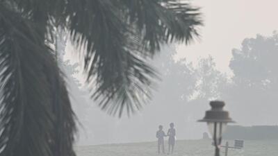 New Delhi, India - Oct. 29, 2023: Smog seen engulfed in the early hours of the morning at Rajghat in New Delhi, India, on Sunday, October 29, 2023. (Photo by Sanchit Khanna/ Hindustan Times) (Hindustan Times) New Delhi, India - Oct. 29, 2023: Smog seen engulfed in the early hours of the morning at Rajghat in New Delhi, India, on Sunday, October 29, 2023. (Photo by Sanchit Khanna/ Hindustan Times) (Hindustan Times)