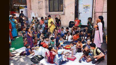 The creches are expected to cater to children of working women like construction workers, house helpers, or women from the lower strata of society who cannot afford private creches. The creche will be manned by professionally trained creche workers and helpers to take care of the children. (HT Archives) The creches are expected to cater to children of working women like construction workers, house helpers, or women from the lower strata of society who cannot afford private creches. The creche will be manned by professionally trained creche workers and helpers to take care of the children. (HT Archives)