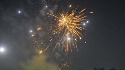 Air pollution came back to haunt Ludhiana residents amid Diwali festivities as the Air Quality Index (AQI) hit the “very poor” mark after crossing 300. (HT File)