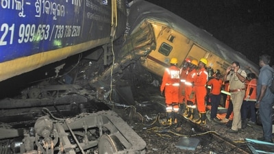 Rescuers and others stand after two passenger trains collided in Vizianagaram district, Andhra Pradesh state, India, Sunday, Oct.29, 2023. (AP) Rescuers and others stand after two passenger trains collided in Vizianagaram district, Andhra Pradesh state, India, Sunday, Oct.29, 2023. (AP)
