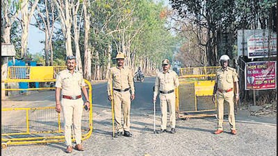 Karnataka has imposed a ban on the entry of people and leaders into Belagavi district from October 31 to November 2 to maintain order during the programmes planned by the Maharashtra Ekikaran Samiti. (ANI) Karnataka has imposed a ban on the entry of people and leaders into Belagavi district from October 31 to November 2 to maintain order during the programmes planned by the Maharashtra Ekikaran Samiti. (ANI)