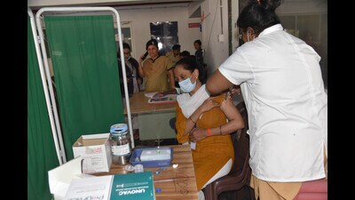 On October 27-28, the workshop was held with the primary goal to augment the demand, distribution, and acceptance of COVID-19 vaccinations. (HT PHOTO)