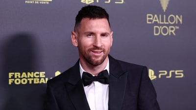 Lionel Messi poses before the awards. (REUTERS)