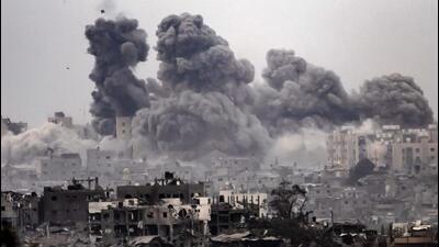 Smoke rising from the Gaza Strip due to Israeli bombardment on October 29. (AFP Photo)
