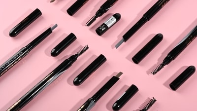 Step 4: Eyebrows - Quickly define your eyebrows using a brow pencil, powder, or gel. Fill in any sparse areas and brush them into shape. (pexels) Step 4: Eyebrows - Quickly define your eyebrows using a brow pencil, powder, or gel. Fill in any sparse areas and brush them into shape. (pexels)