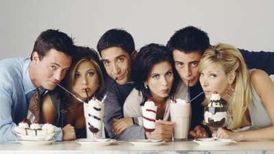 Matthew Perry as Chandler Bing, Jennifer Aniston as Rachel Green, David Schwimmer as Ross Geller, Courteney Cox as Monica Geller, Matt LeBlanc as Joey Tribbiani, Lisa Kudrow as Phoebe Buffay. (NBCU Photo Bank) Matthew Perry as Chandler Bing, Jennifer Aniston as Rachel Green, David Schwimmer as Ross Geller, Courteney Cox as Monica Geller, Matt LeBlanc as Joey Tribbiani, Lisa Kudrow as Phoebe Buffay. (NBCU Photo Bank)