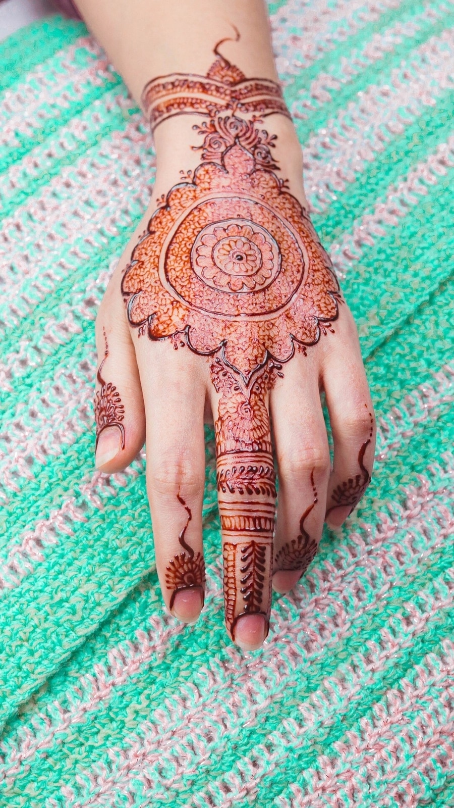mehndi-5775808_1920