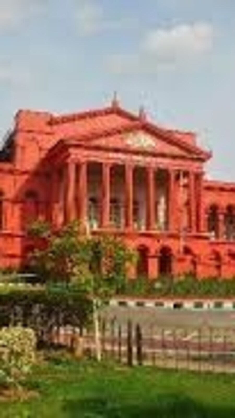 HC stays Forest Department notice against MP Jaggesh
