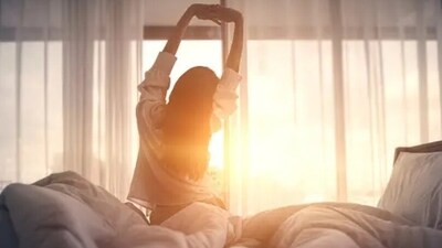 Morning anxiety is a disorder where a person experiences anxiety symptoms after they wake up. However, with a few changes in lifestyle, it can be managed. When we combat morning anxiety, we can have a more effective and productive morning. "If you change your habits, it will change how you feel," wrote Therapist Israa Nasir. (Unsplash) Morning anxiety is a disorder where a person experiences anxiety symptoms after they wake up. However, with a few changes in lifestyle, it can be managed. When we combat morning anxiety, we can have a more effective and productive morning. "If you change your habits, it will change how you feel," wrote Therapist Israa Nasir. (Unsplash)