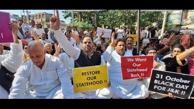 Congress protests UT diwas, demands statehood, assembly polls Congress protests UT diwas, demands statehood, assembly polls