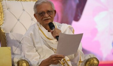 Writer-lyricst Gulzar during the Rubaru event organised by Hindi daily Hindustan in Lucknow (Sudhanshu Kumar/HH)