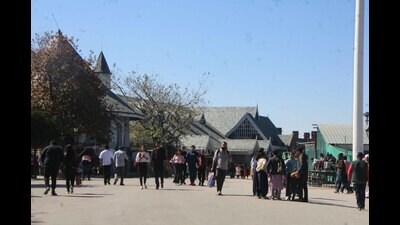Low visitor count in festive season leaves HP tourism industry in a fix