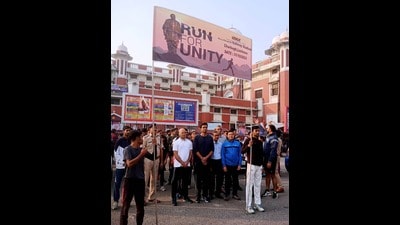 NR railway officials at Charbagh station. (HT) NR railway officials at Charbagh station. (HT)