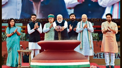 PM Modi and Union ministers participate in the concluding ceremony of ‘Meri Maati Mera Desh — Amrit Kalash Yatra’. (HT Photo) PM Modi and Union ministers participate in the concluding ceremony of ‘Meri Maati Mera Desh — Amrit Kalash Yatra’. (HT Photo)