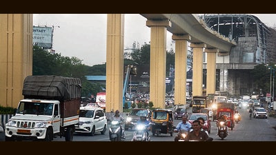 The seriousness of the traffic situation at Nagar Road has prompted the PMC to devise an integrated transport plan encompassing initiatives such as grade separators. (SHANKAR NARAYAN/ HT PHOTO) The seriousness of the traffic situation at Nagar Road has prompted the PMC to devise an integrated transport plan encompassing initiatives such as grade separators. (SHANKAR NARAYAN/ HT PHOTO)