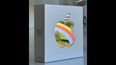 The momento Apple employee received after completing ten years at the company. (X/@malonso)