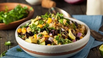 4. Go for green: Give veggies, lean proteins, and whole grains priority when choosing what to put on your meal. You can feel content and full with less calories if you choose one of these nutrient-rich meals. Allow yourself to enjoy a limited amount of delicious foods guilt-free. Just keep in mind that controlling your portion sizes is more important than restricting your diet. (Pinterest) 4. Go for green: Give veggies, lean proteins, and whole grains priority when choosing what to put on your meal. You can feel content and full with less calories if you choose one of these nutrient-rich meals. Allow yourself to enjoy a limited amount of delicious foods guilt-free. Just keep in mind that controlling your portion sizes is more important than restricting your diet. (Pinterest)