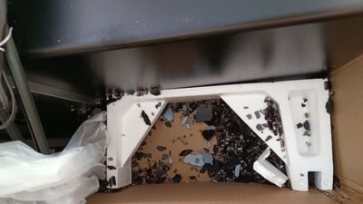 Broken kitchen chimney that the Flipkart customer received on October 6. (X/@tomplayjr) Broken kitchen chimney that the Flipkart customer received on October 6. (X/@tomplayjr)